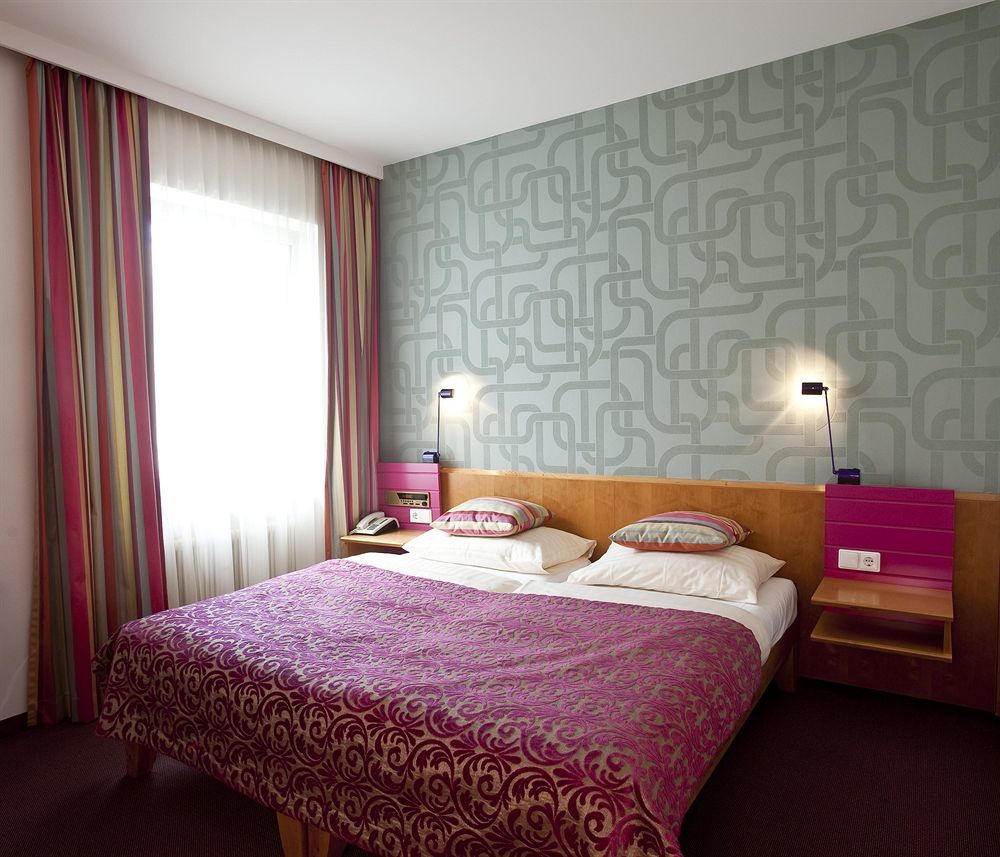 Hotel Geyer Клагенфурт Екстериор снимка