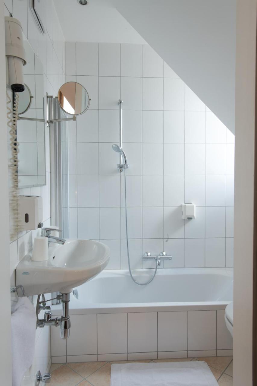 Hotel Geyer Клагенфурт Екстериор снимка